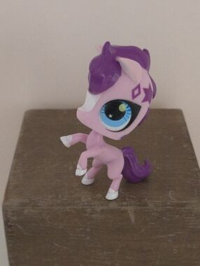 Littlest Pet Shop LPS Horse Figure #2685